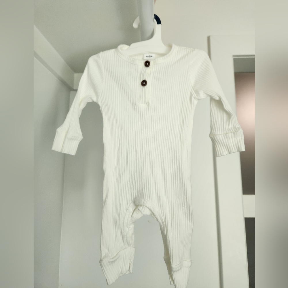 PatPat white onesie, size 0-3m